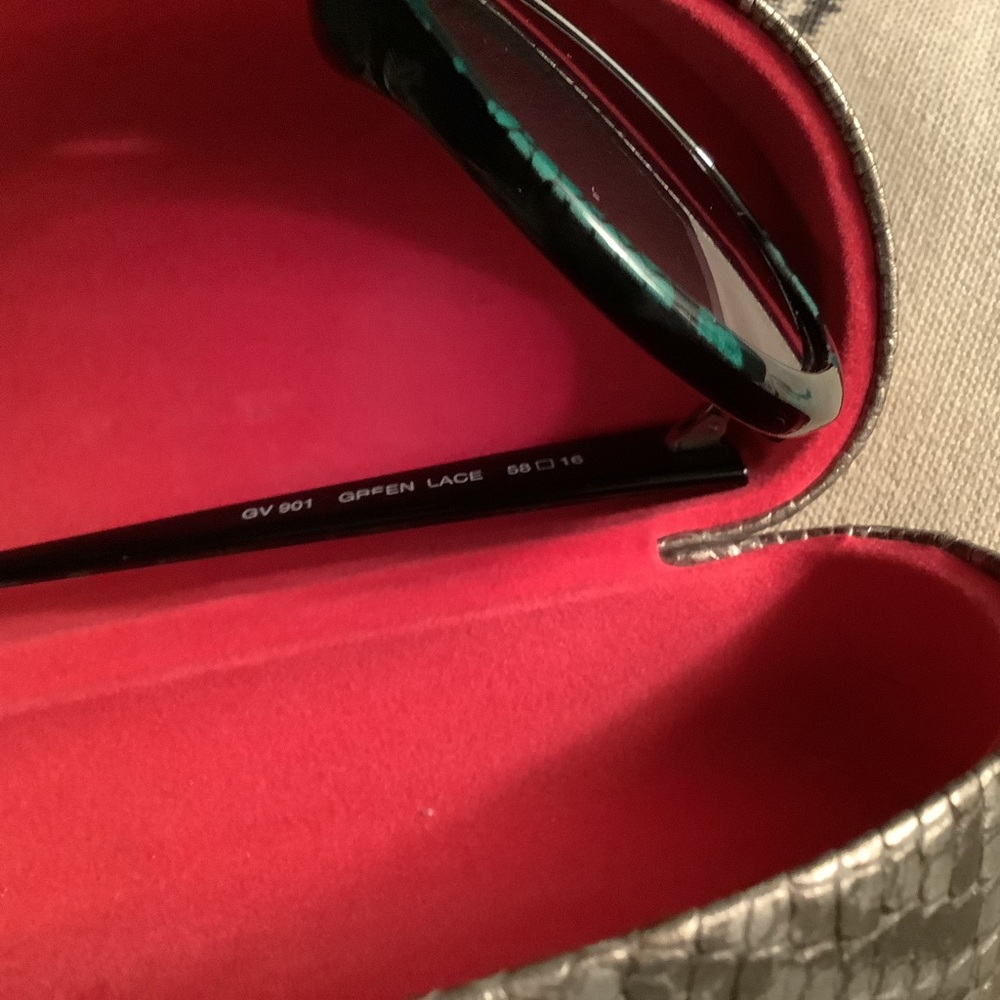 Georgio Vincente  sunglasses Ex. Condition - Picture 5 of 7